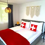 Dom wakacyjny Alps Scenic Views And Concierge By Swisshut *