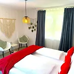Alps Scenic Views And Concierge By Swisshut Dom wakacyjny Thun
